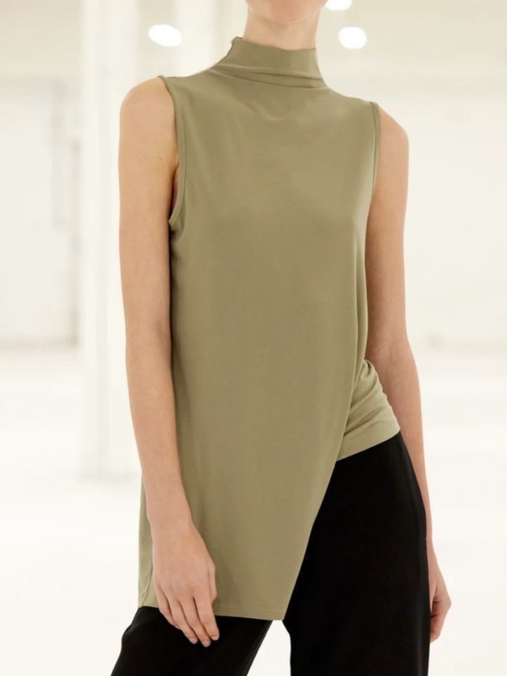 NWT Babaton 1-01 Frederica Top Sleeveless Blouse Mockneck Green Draped Lagenlook